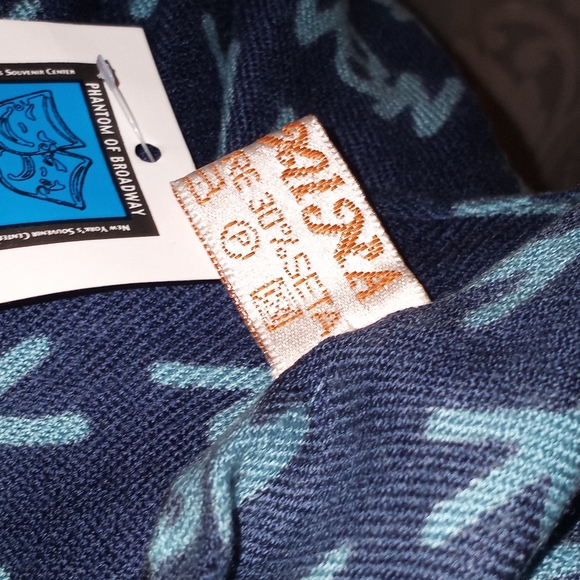 CASHMERE BLEND NEW YORK PRINT SCARF - Picture 5 of 5